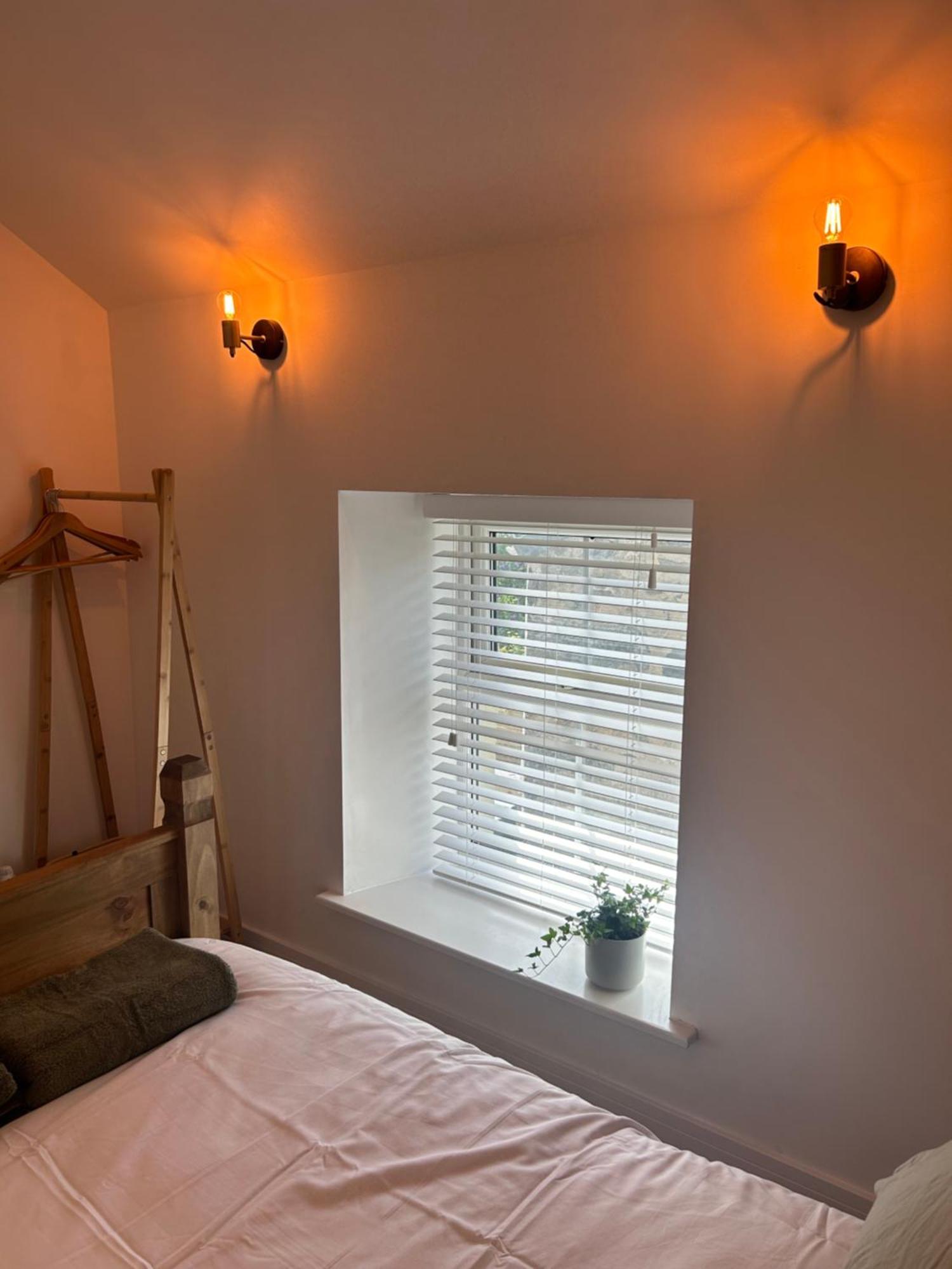 Cosy Modern Miners Cottage Llanllechid Extérieur photo