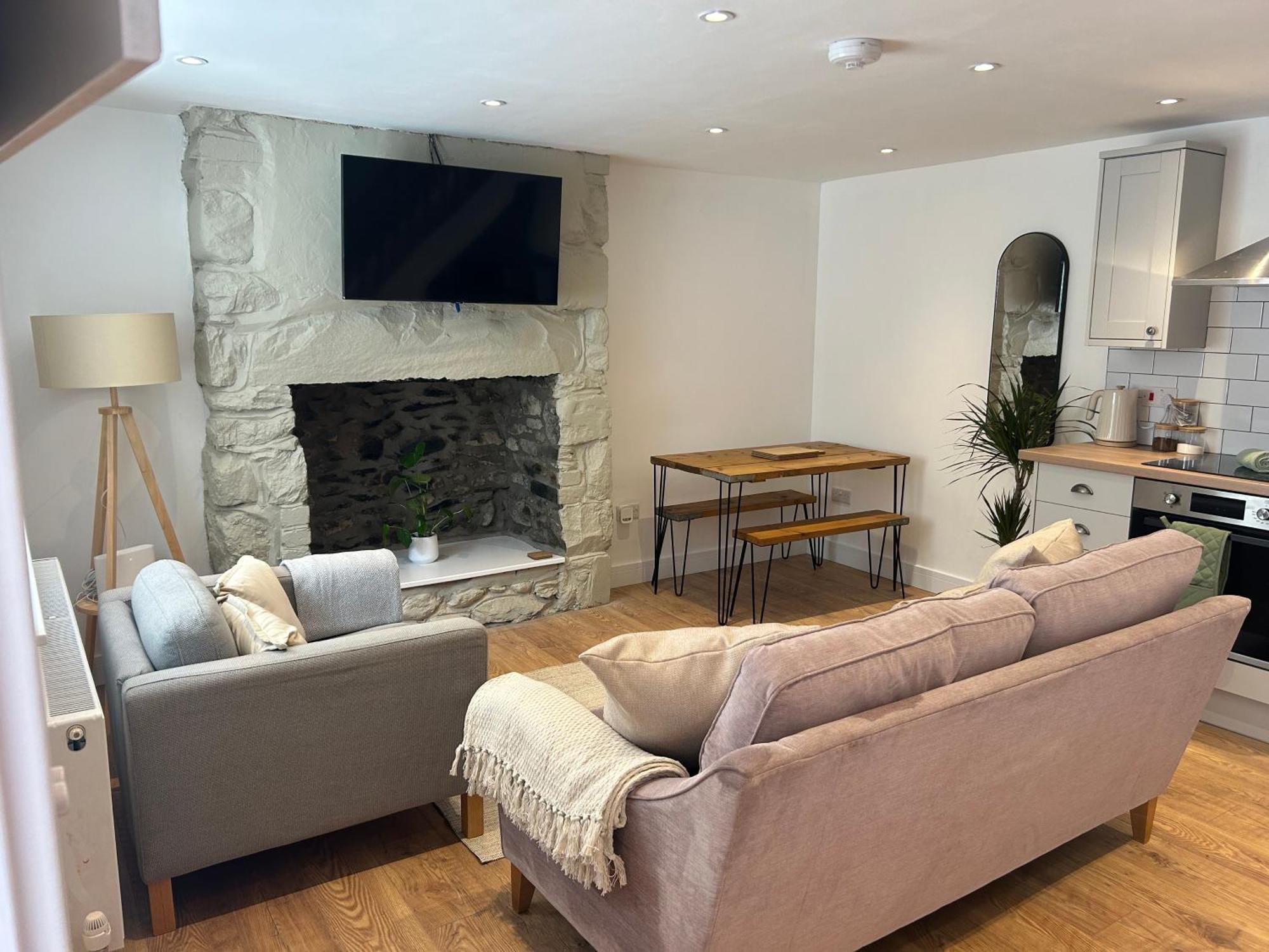 Cosy Modern Miners Cottage Llanllechid Extérieur photo